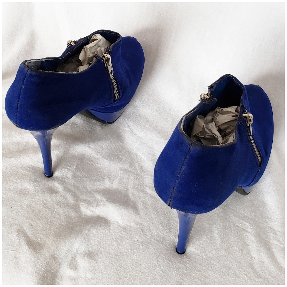 Blue Heels - Picture 6 of 8